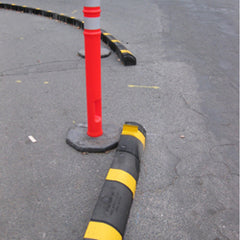 Rubber Sectional Island Barrier with reflectors