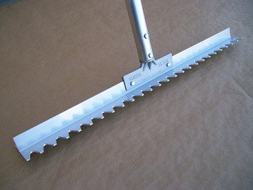 7' Skinny Lute-Asphalt Paving Tools-Surfa Slick-24” (2ft) SERRATED Lute Bar with 1.25” diameter handle (skinny handle)-Sealcoating.com