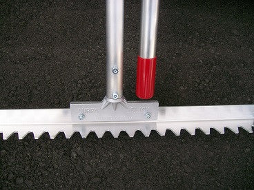 Road Builder Magnesium Lute-Asphalt Paving Tools-Surfa Slick-24” (2ft) SERRATED Lute Bar with LARGER 1.5” diameter handle (Big Boy)-8.5 FT Handle-Sealcoating.com