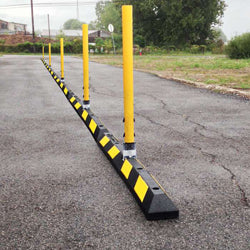 delineator curbing system with post and hinge